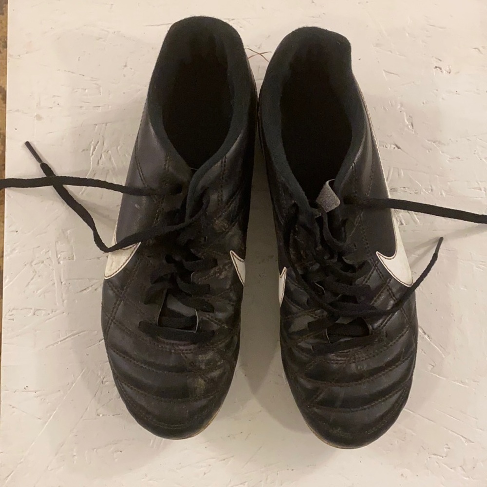 NIKE SOCCER CLEATS